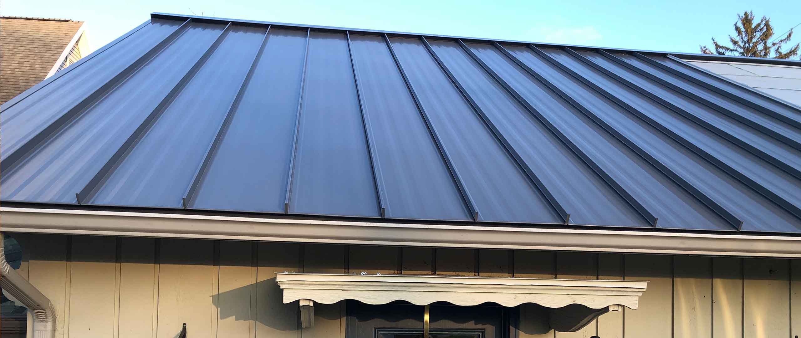 metal-roof-installation-by-mitten-exteriors-grand-rapids-mi